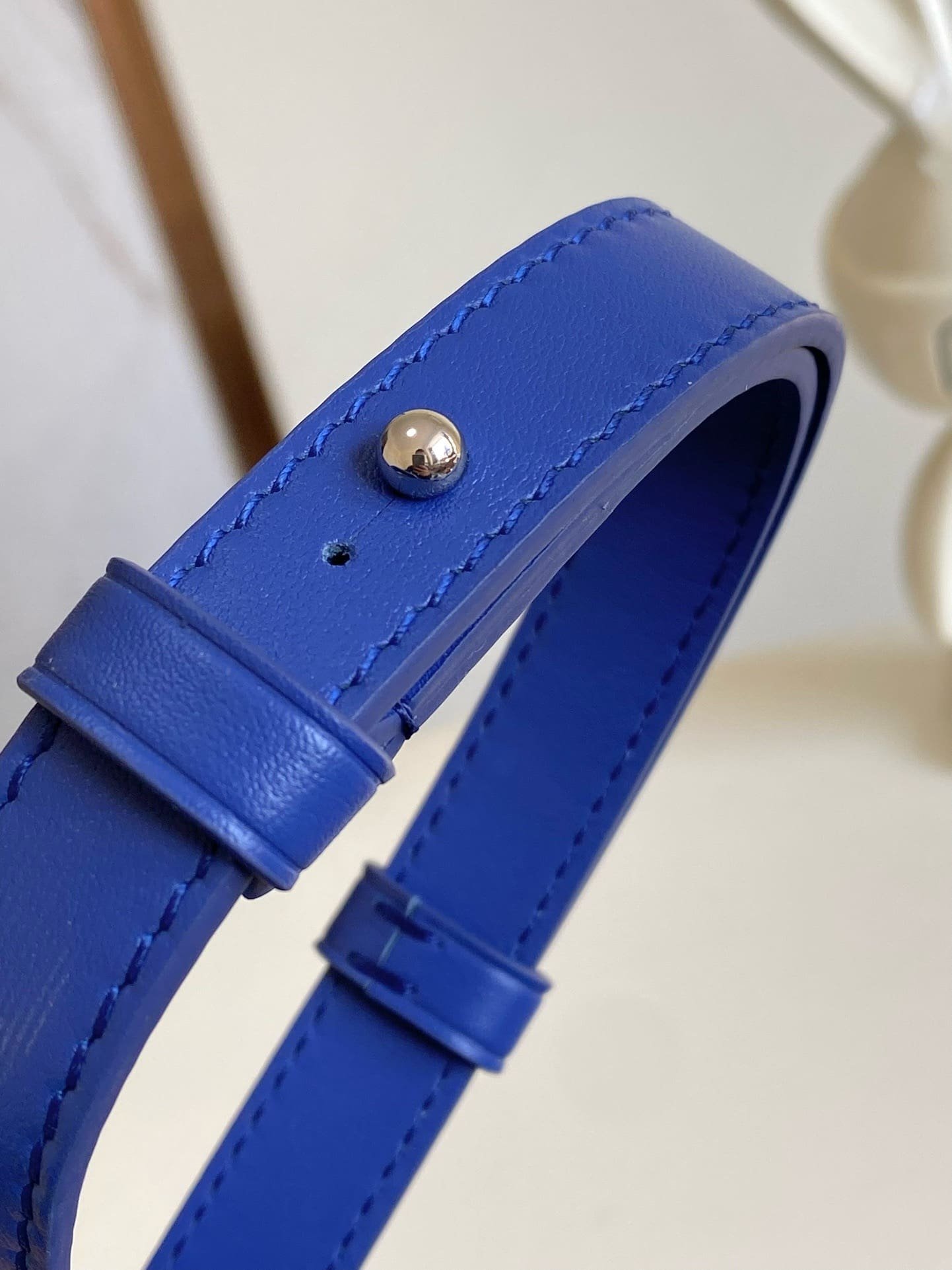 L0vis Vvtt0n M12810 Steamer Wearable Wallet