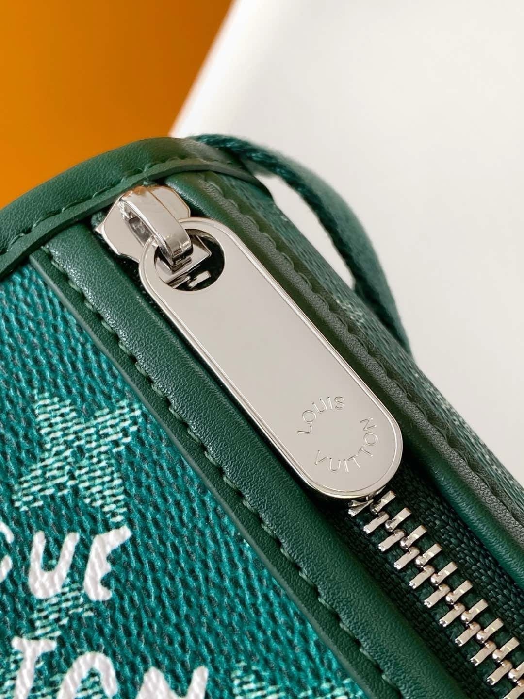 L0vis Vvtt0n M12637 Bosphore Wearable Wallet