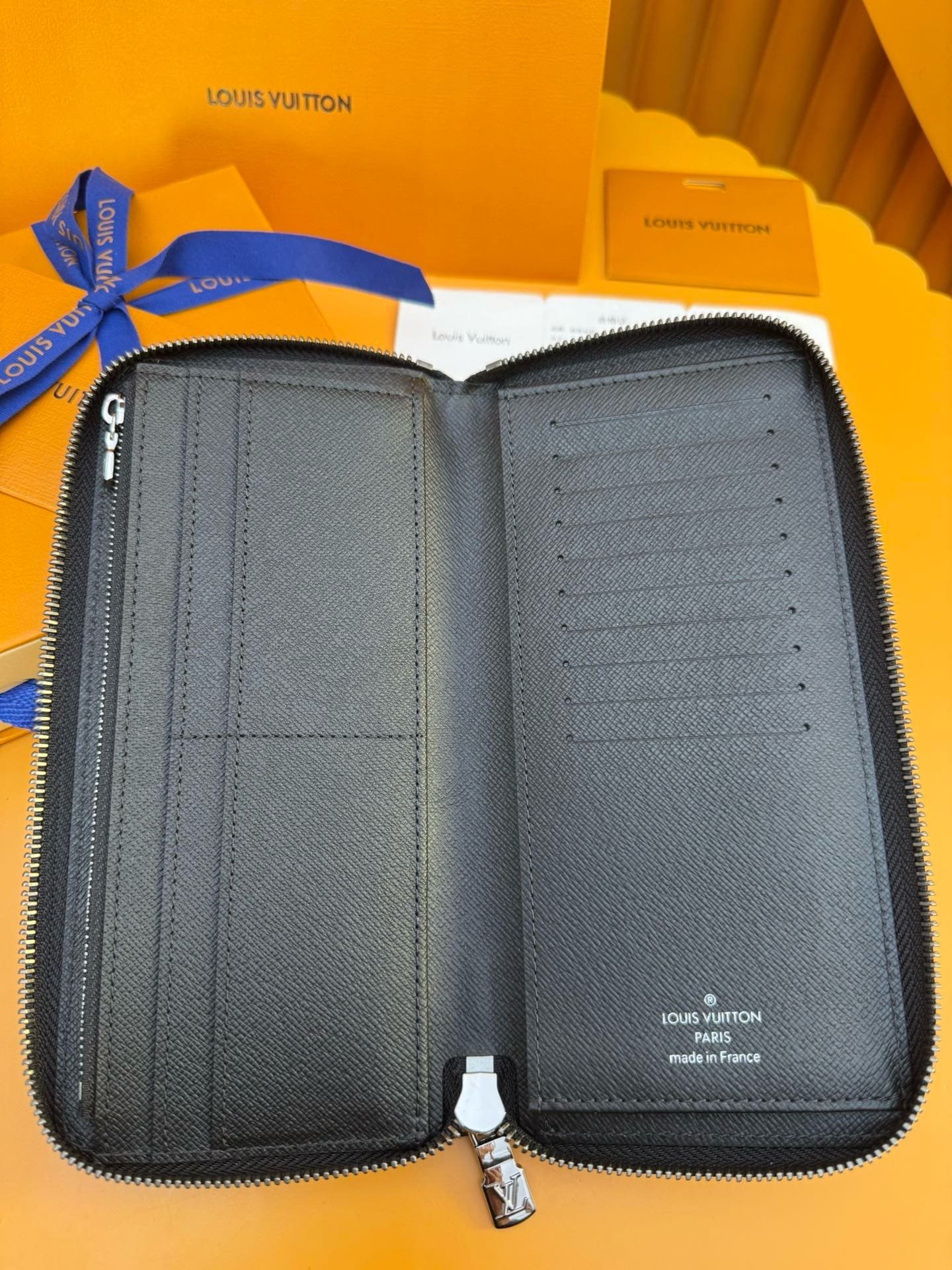 L0vis Vvtt0n M62295 Zippy Wallet Vertical