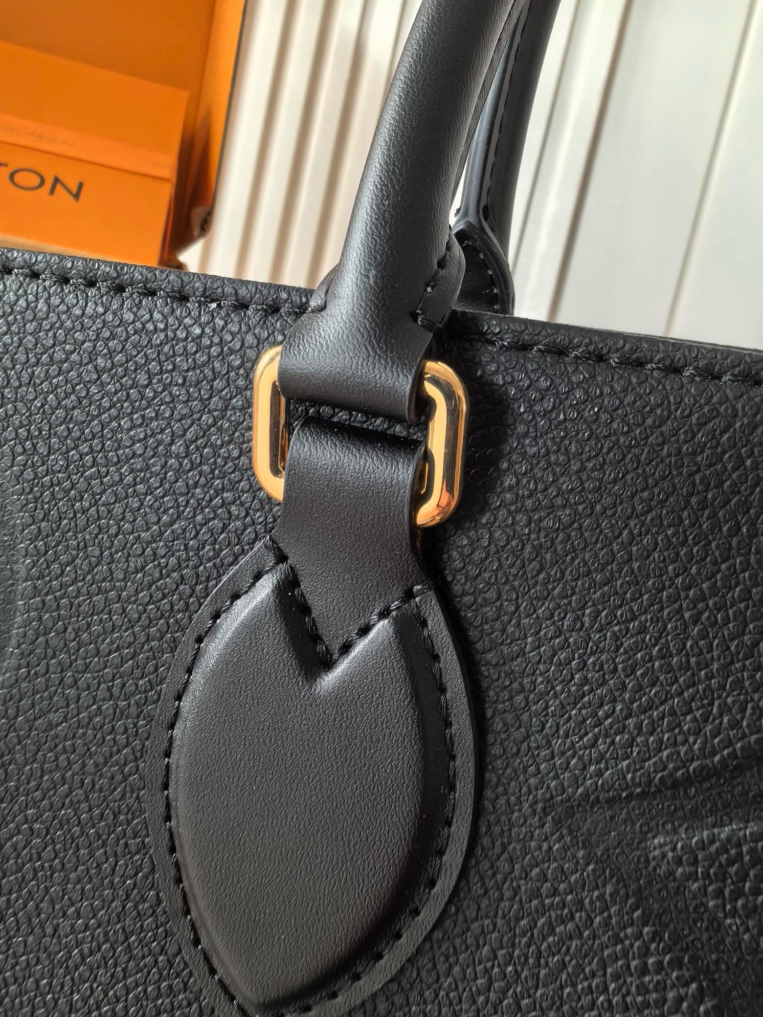 L0vis Vvtt0n M44925 OnTheGo GM