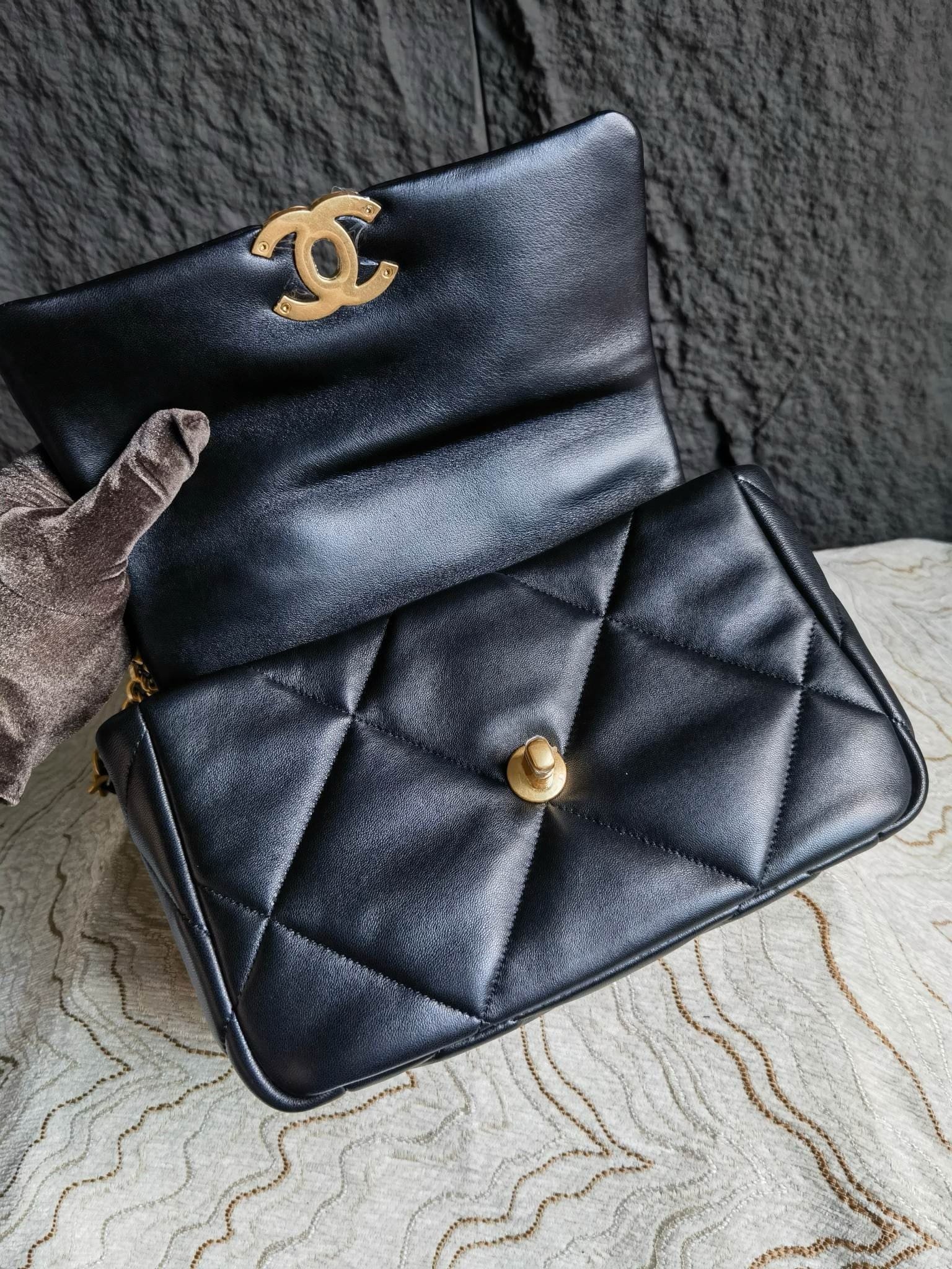 Ch**el 19 HANDBAG AS1160 Top quality version