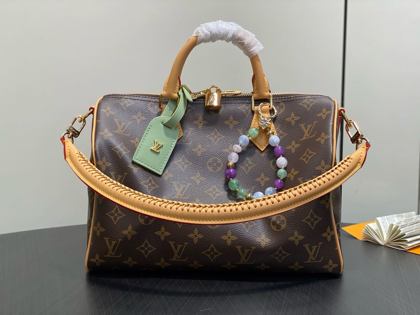 L0vis Vvtt0n M15107 Speedy Soft 30 Lucky