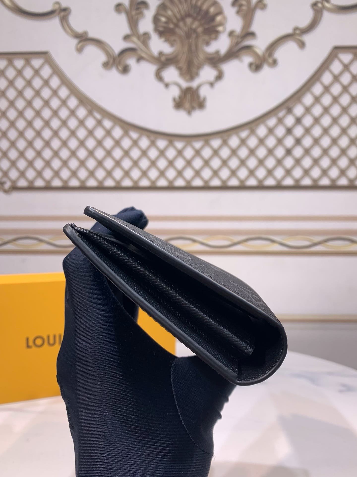 L0vis Vvtt0n M61697 Brazza Wallet