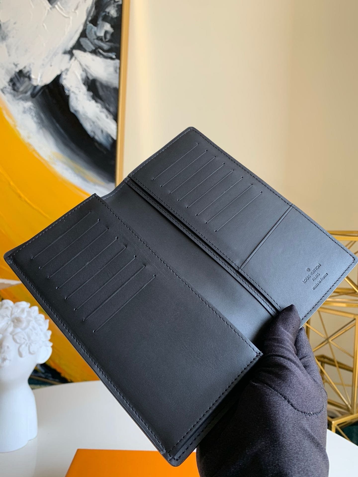 L0vis Vvtt0n M69038 Brazza Wallet