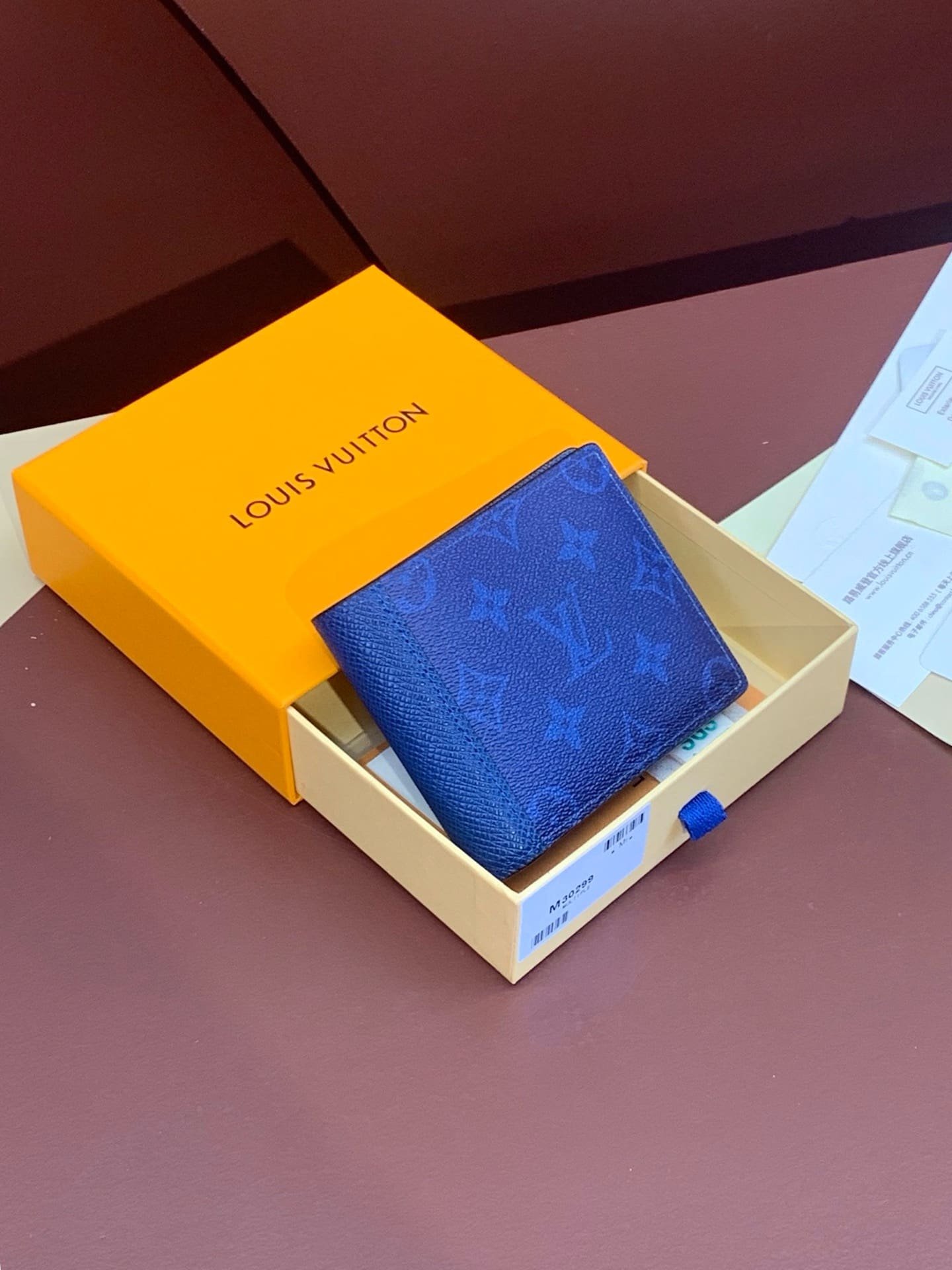 L0vis Vvtt0n M30299 Multiple Wallet