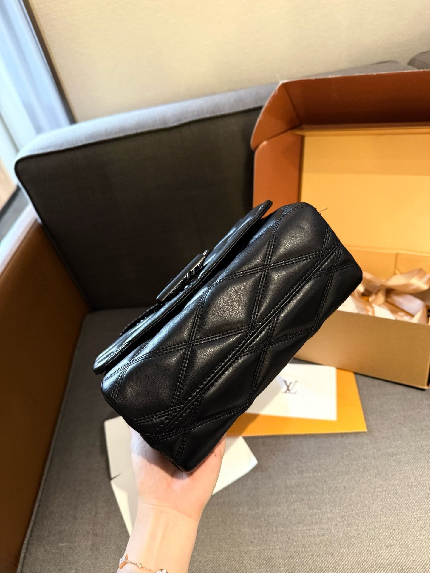 L0vis Vvtt0n M11374 GO-14 Medium Gloves