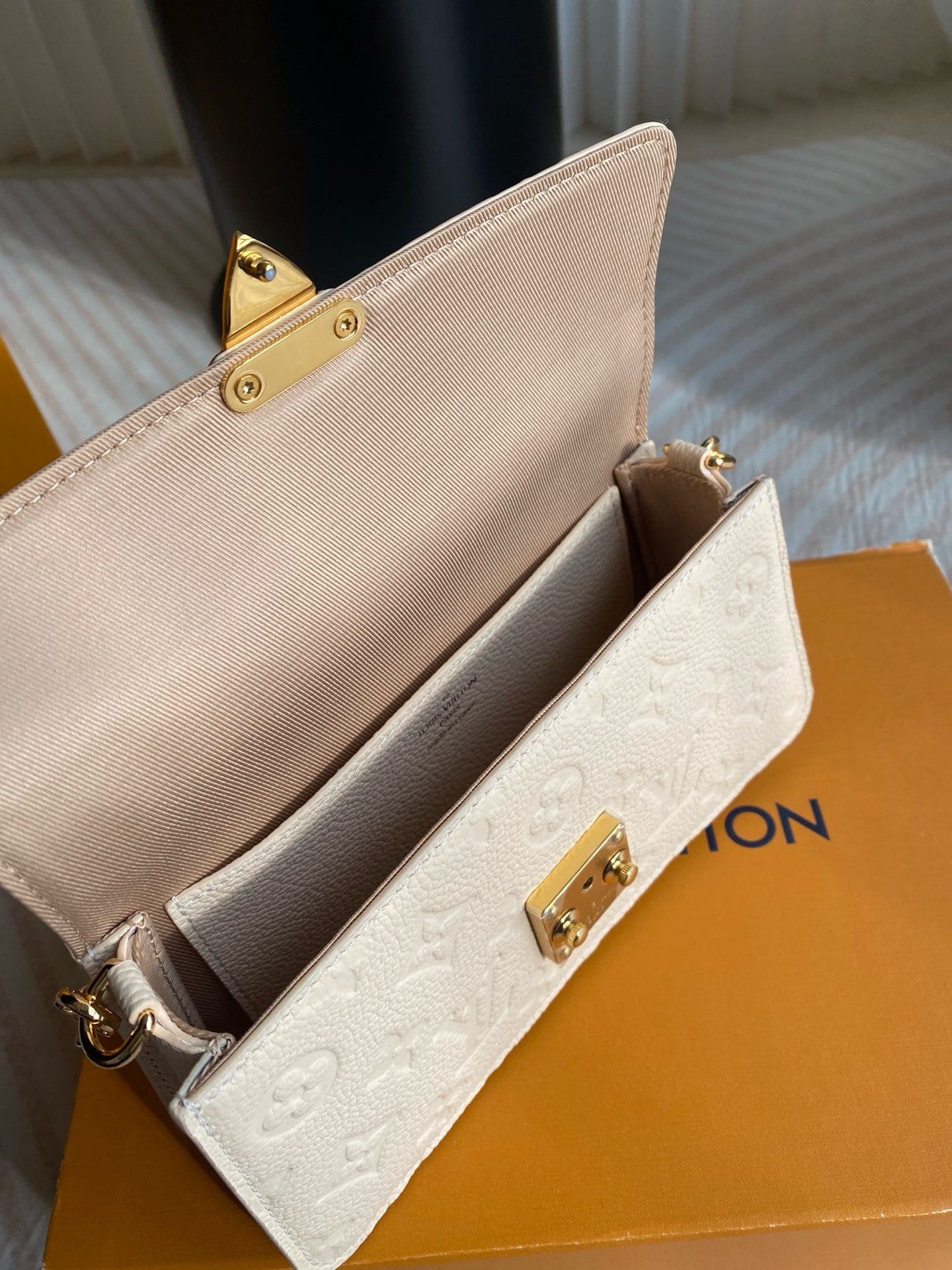L0vis Vvtt0n M82836 WALLET ON CHAIN ​​METIS handbags