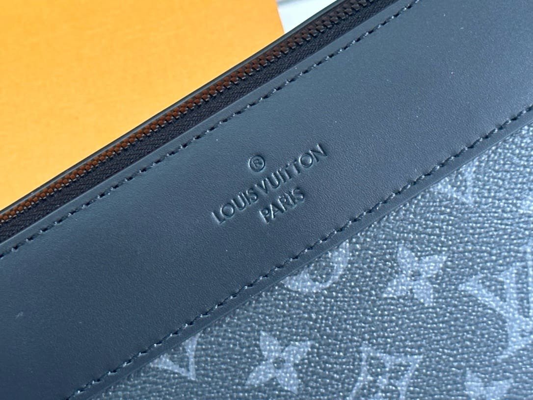 L0vis Vvtt0n M82543 POCHETTE VOYAGE SOUPLE CLUTCH