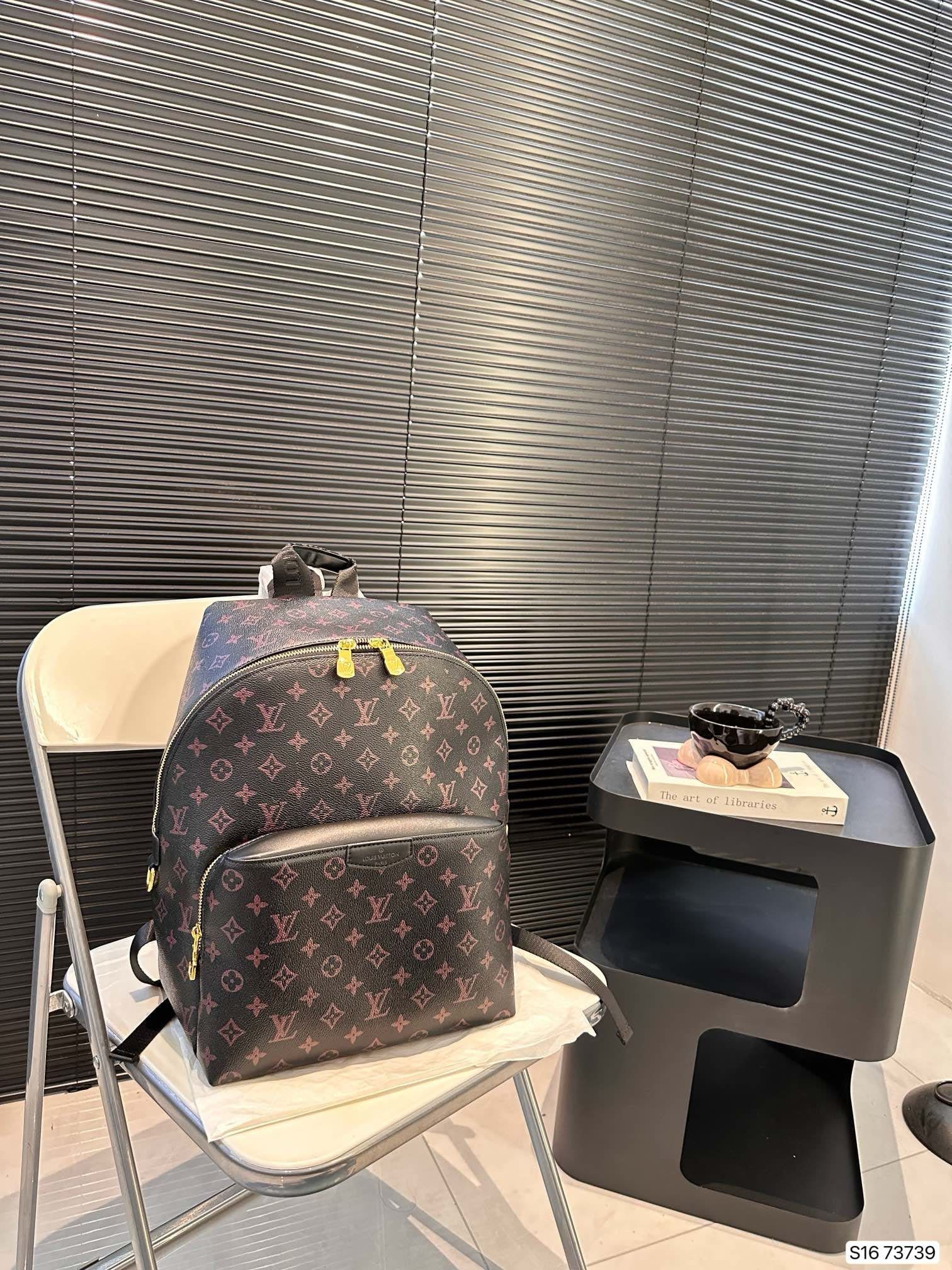 L0vis Vvtt0n Backpack