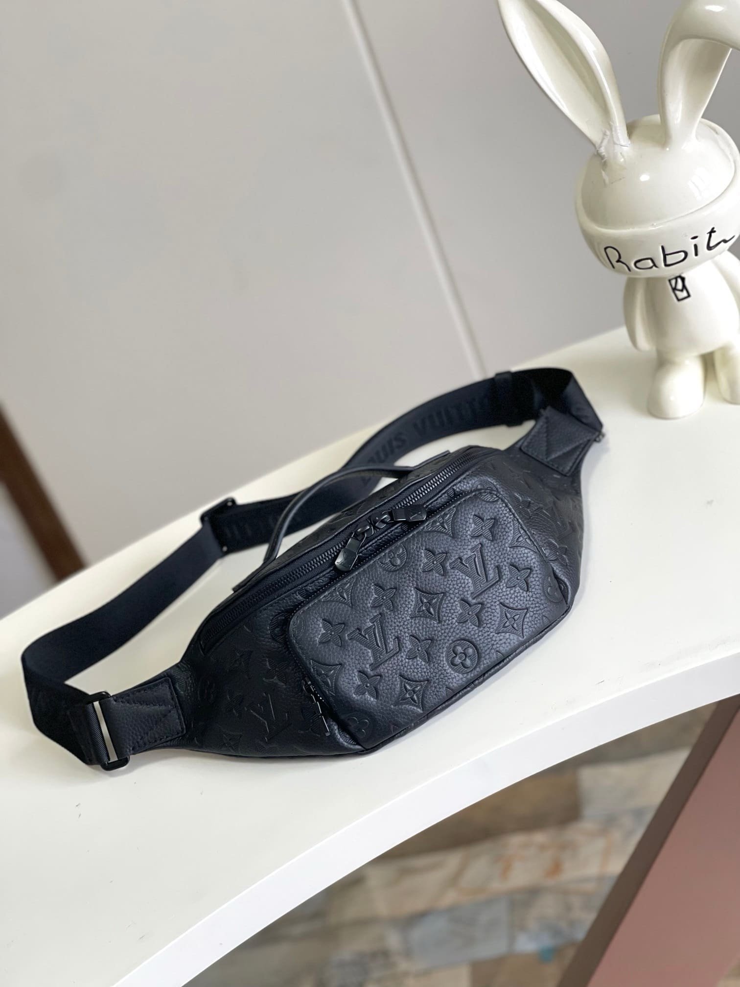 L0vis Vvtt0n M47058 Rush Bumbag