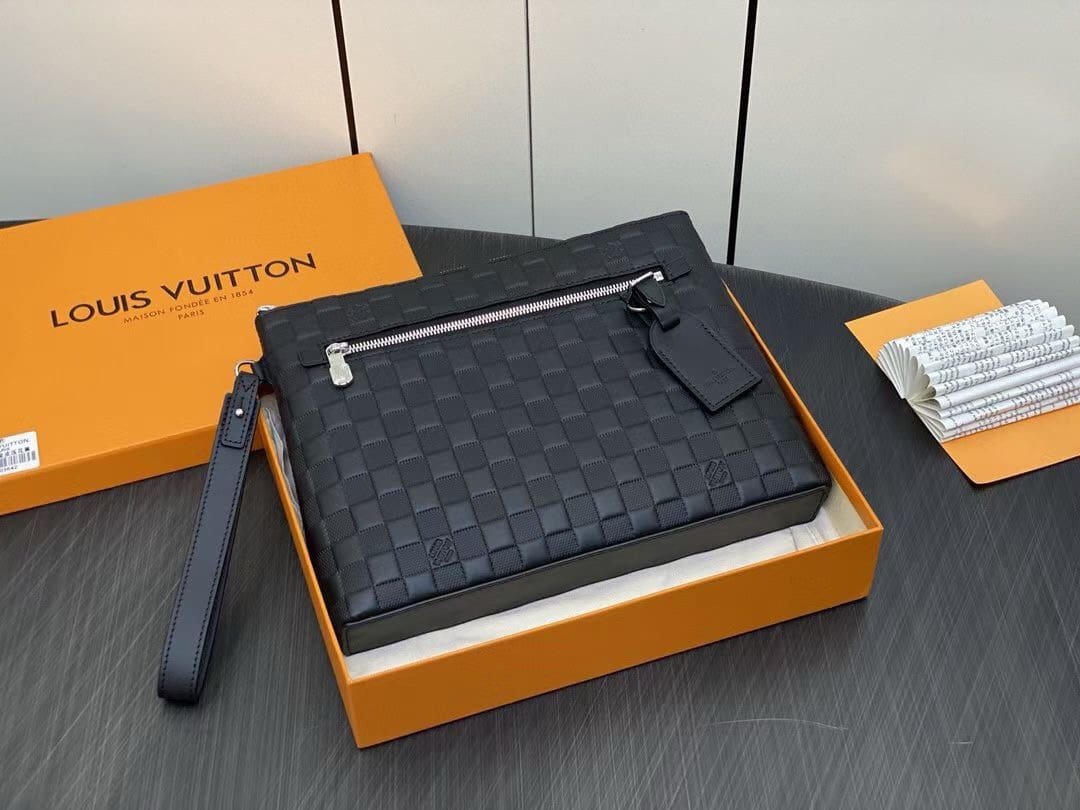L0vis Vvtt0n N40504 Takeoff Pouch