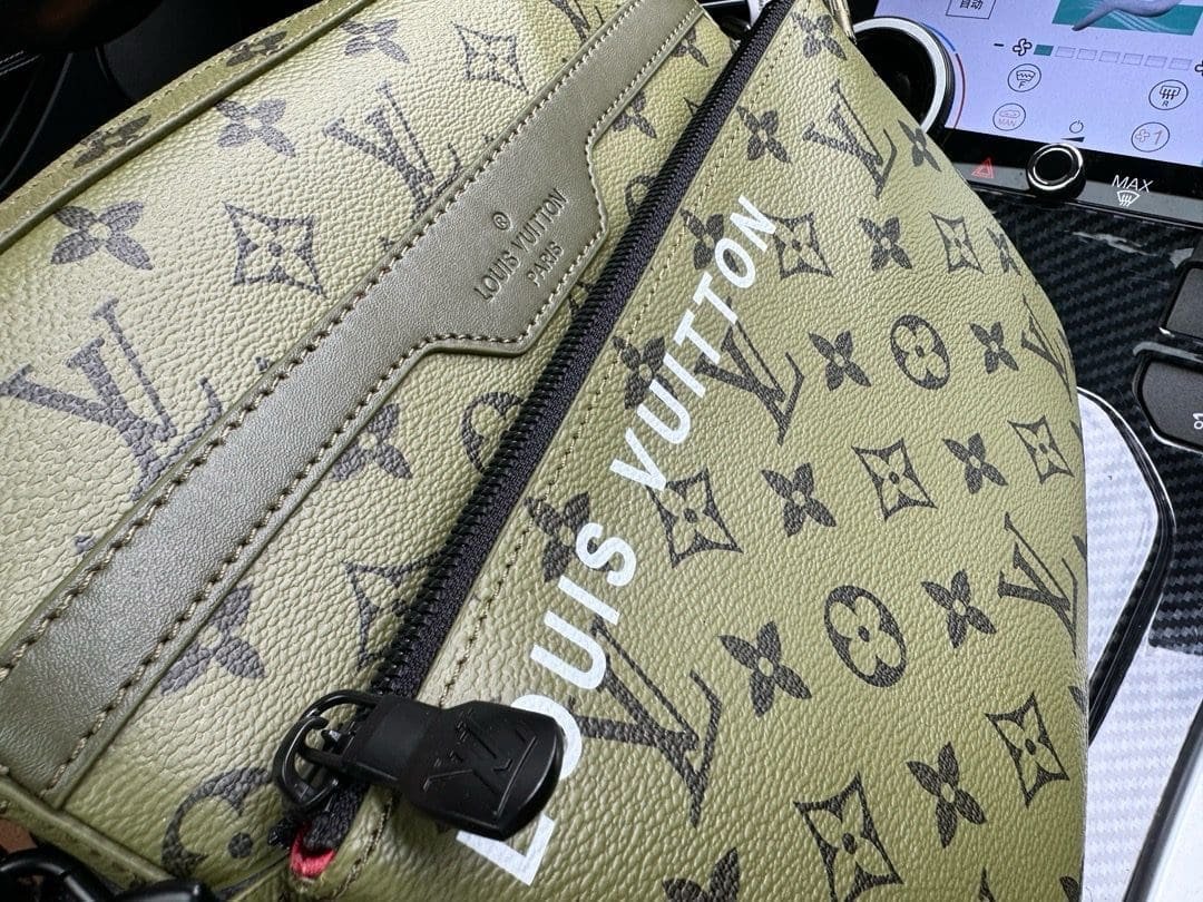 L0vis Vvtt0n M23783 Trio Messenger