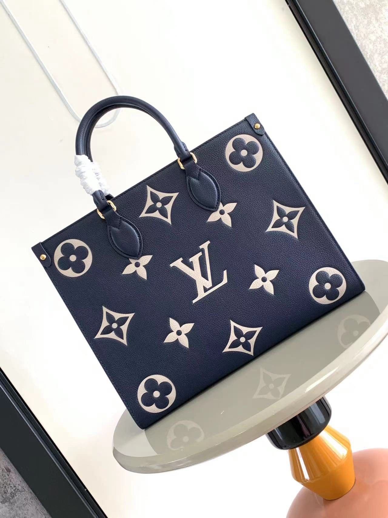 L0vis Vvtt0n M47084 OnTheGo MM