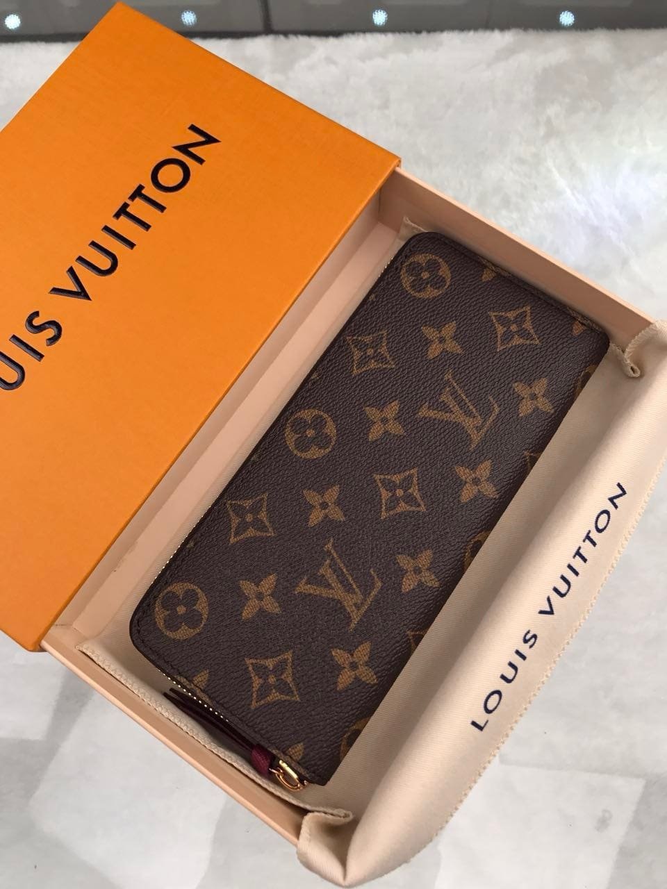 L0vis Vvtt0n Monogram Canvas Clemence Wallet M60742 Fuchsia