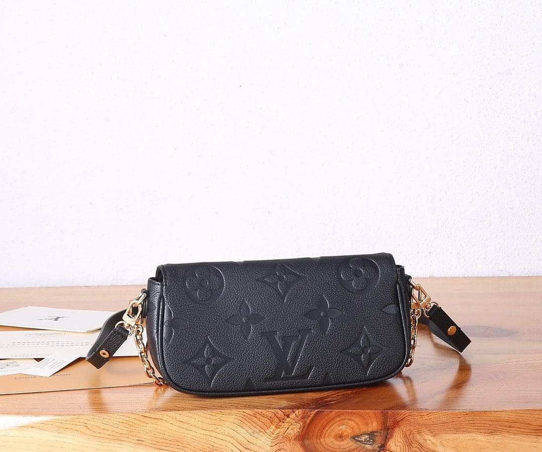 L0vis Vvtt0n M82154 WALLET ON CHAIN ​​IVY handbag