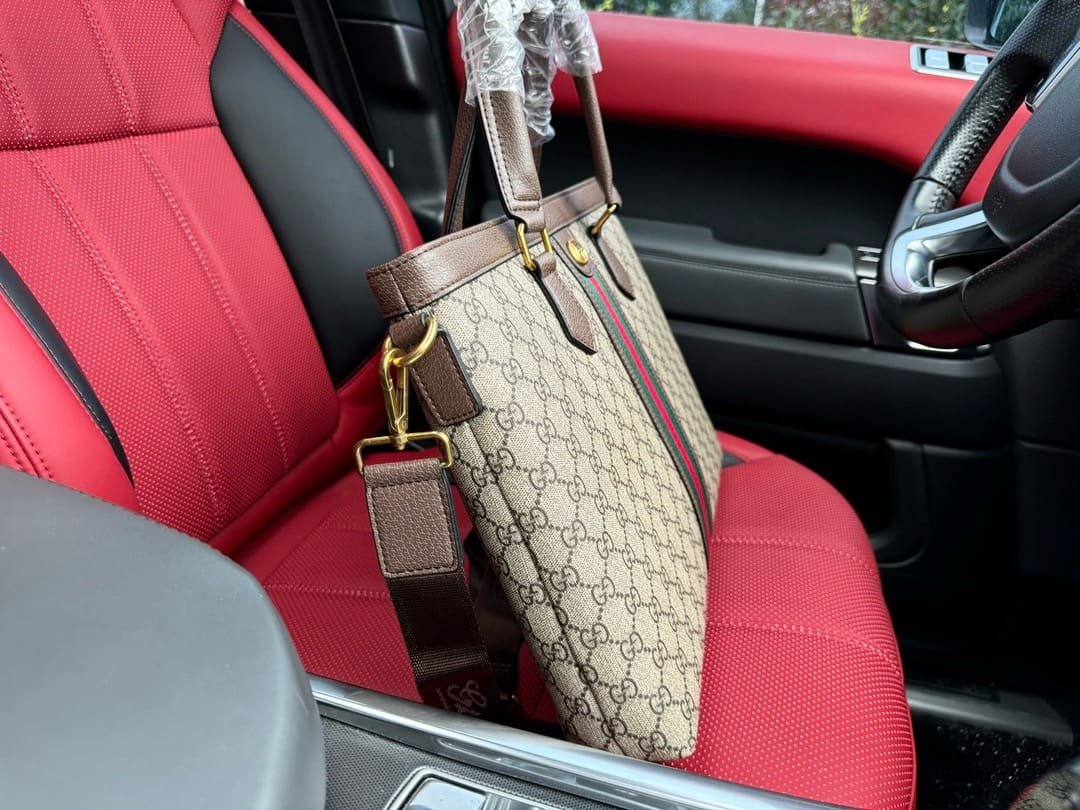 Gvc*1 briefcase