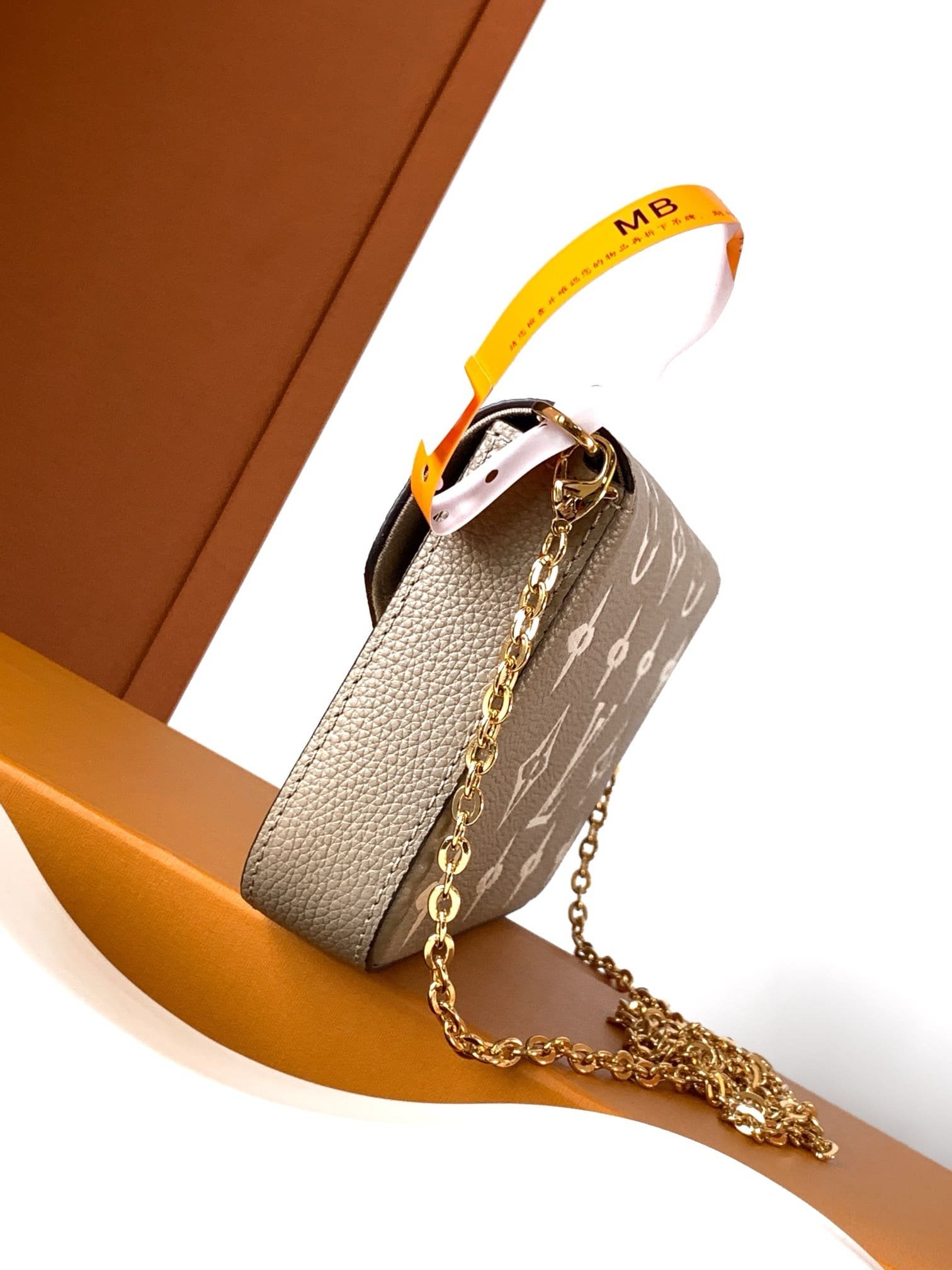 L0vis Vvtt0n M82610 Félicie Pochette