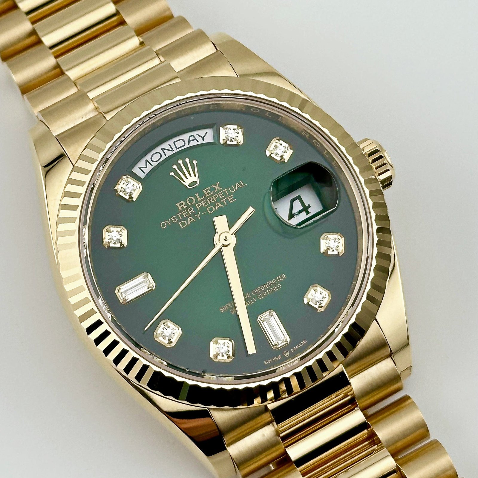 R01ex Day-Date 36 128238 Yellow Gold Green D1am0nd Dial (2024)