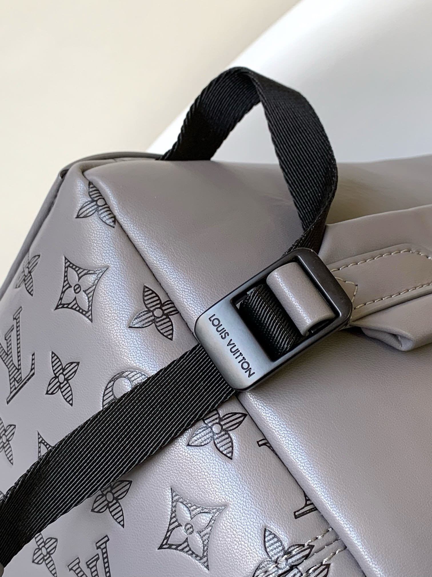 L0vis Vvtt0n M46557 Discovery Backpack