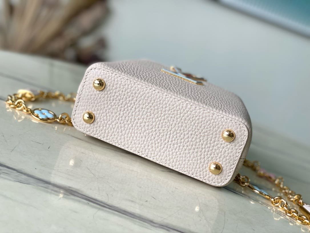 L0vis Vvtt0n M23952 CAPUCINES NANO BAG