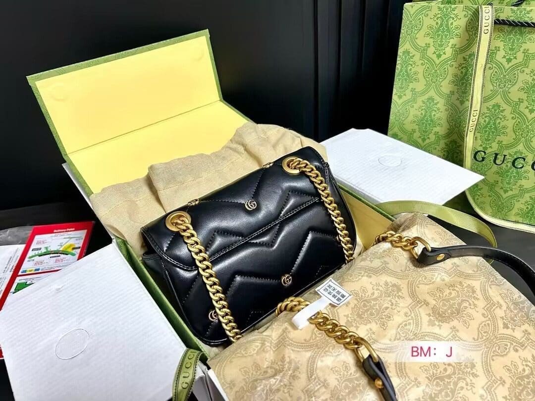 Gvc*1 MARMONT SMALL SHOULDER BAG BLACK