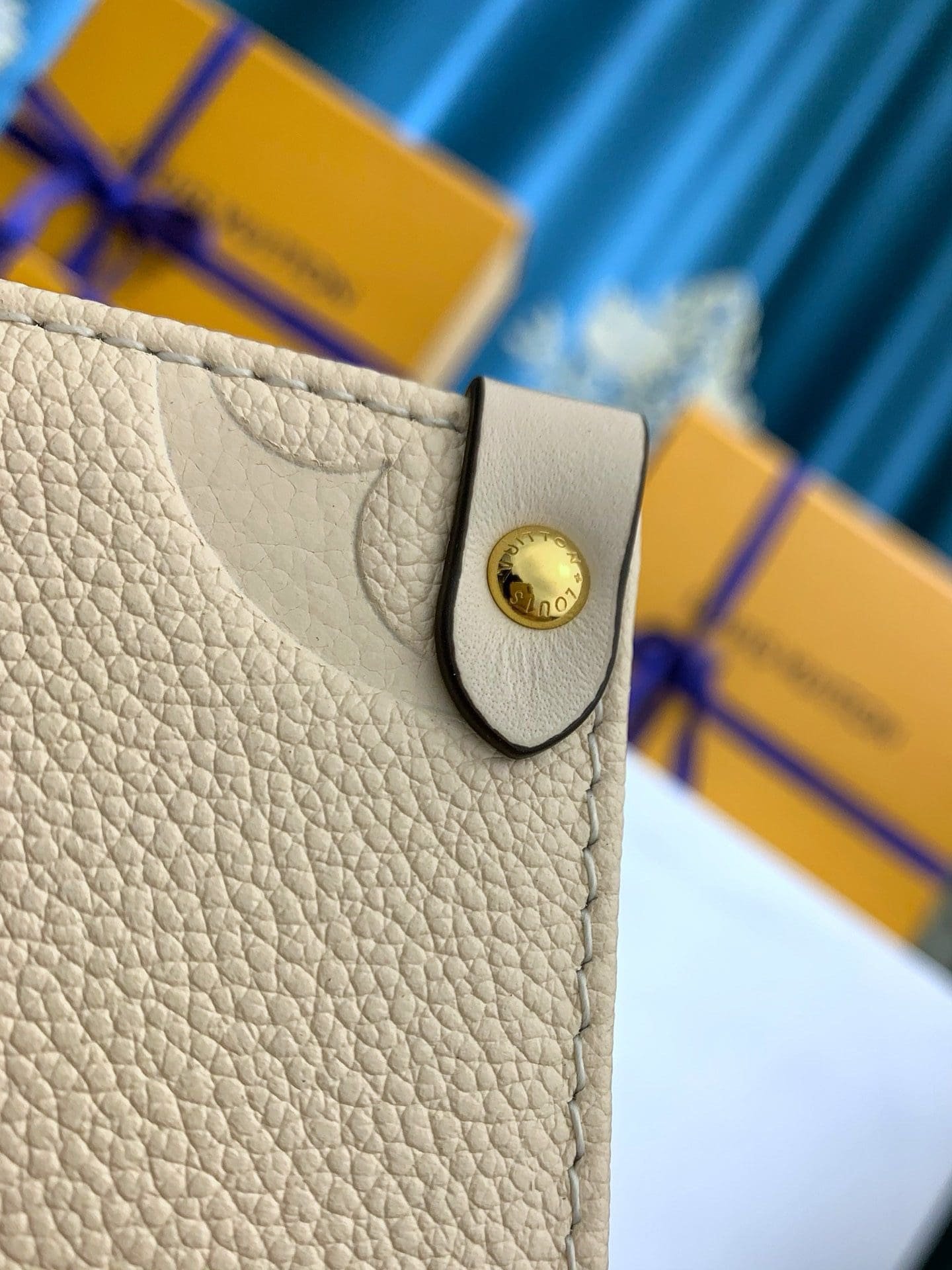 L0vis Vvtt0n M46569 OnTheGo PM