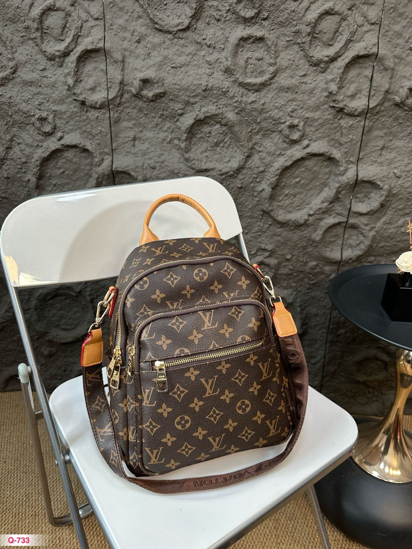 L0vis Vvtt0n Backpack