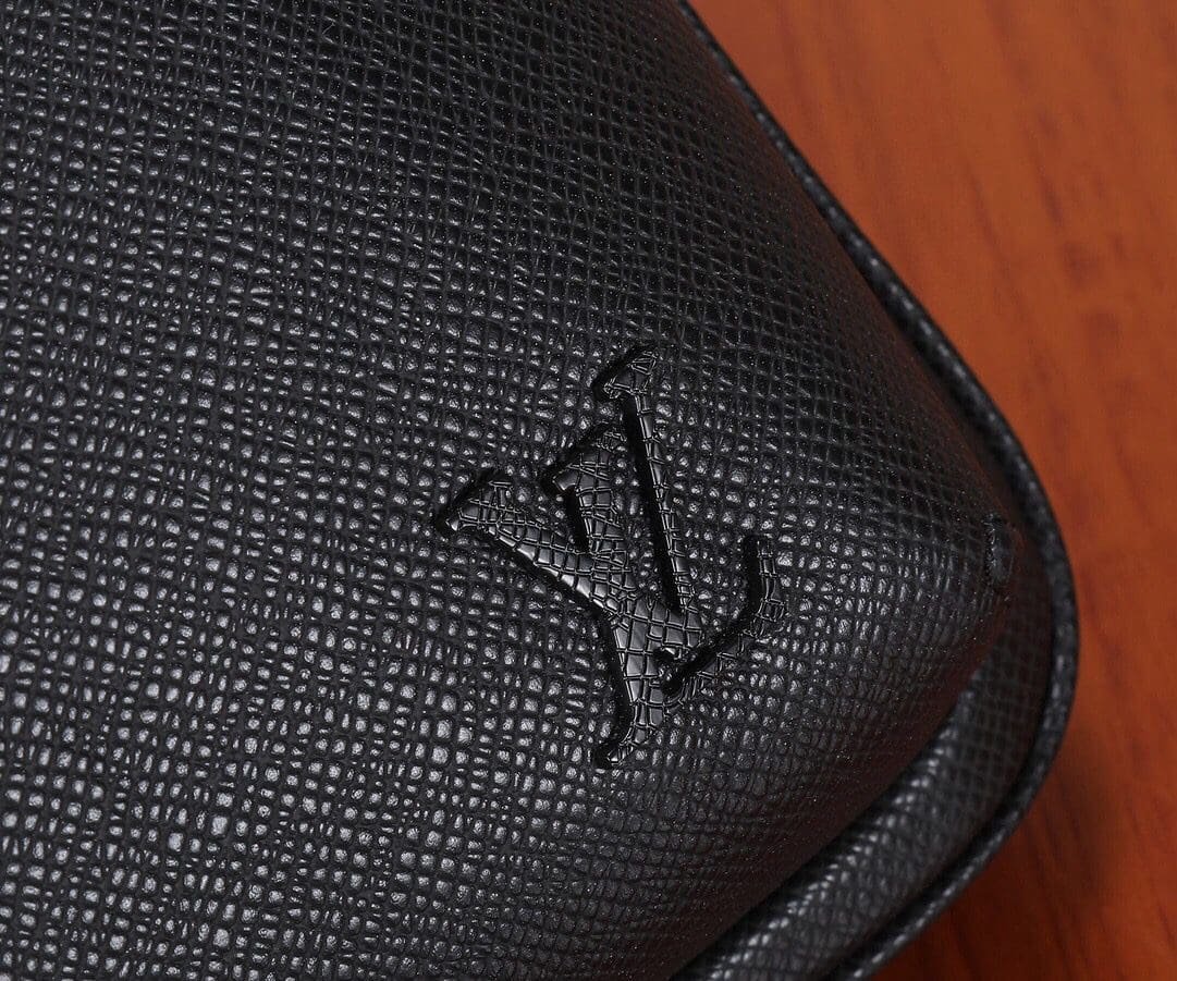L0vis Vvtt0n M30863 Avenue Slingbag NM