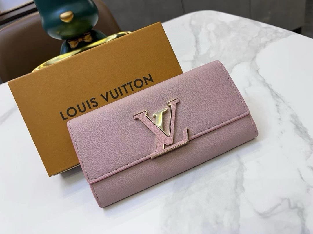 L0vis Vvtt0n M61249 Capucines Wallet