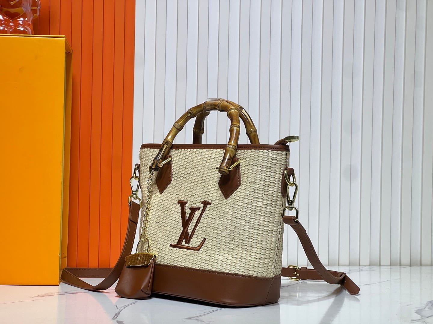 L0vis Vvtt0n Raffia Petit Bucket Tote