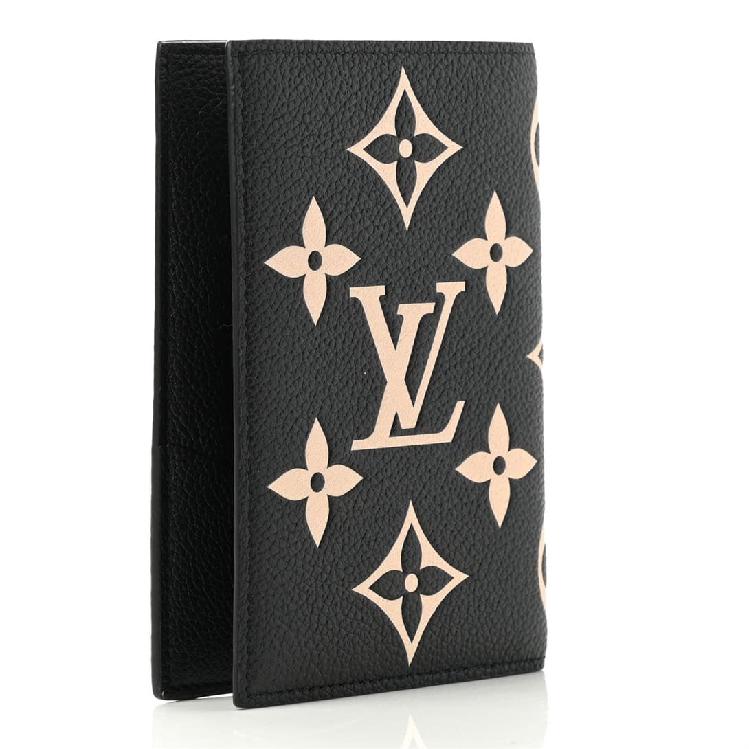 L0vis Vvtt0n Empreinte Monogram Giant Passport Cover Black Beige