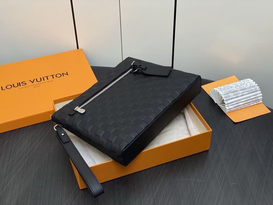 L0vis Vvtt0n N40504 Takeoff Pouch