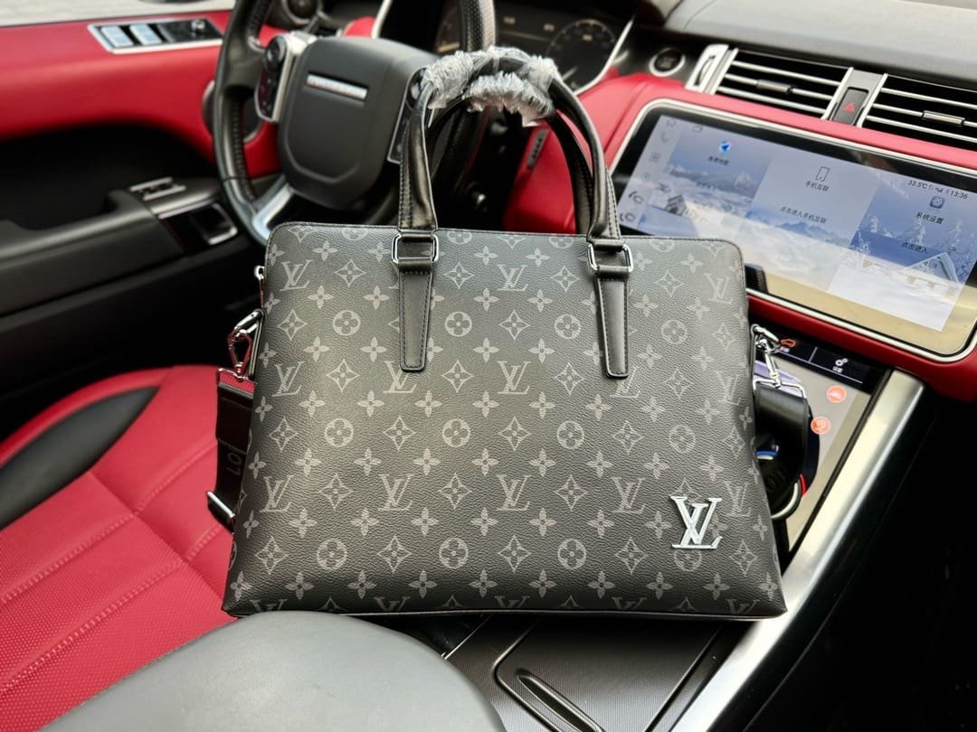 L0vis Vvtt0n briefcase