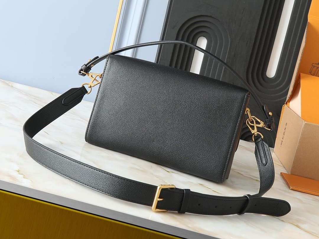 L0vis Vvtt0n M24639 Soft Twist