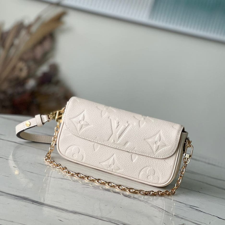 L0vis Vvtt0n Wallet on Chain Ivy M82210