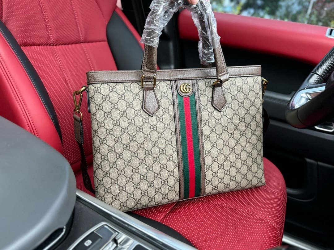 Gvc*1 briefcase
