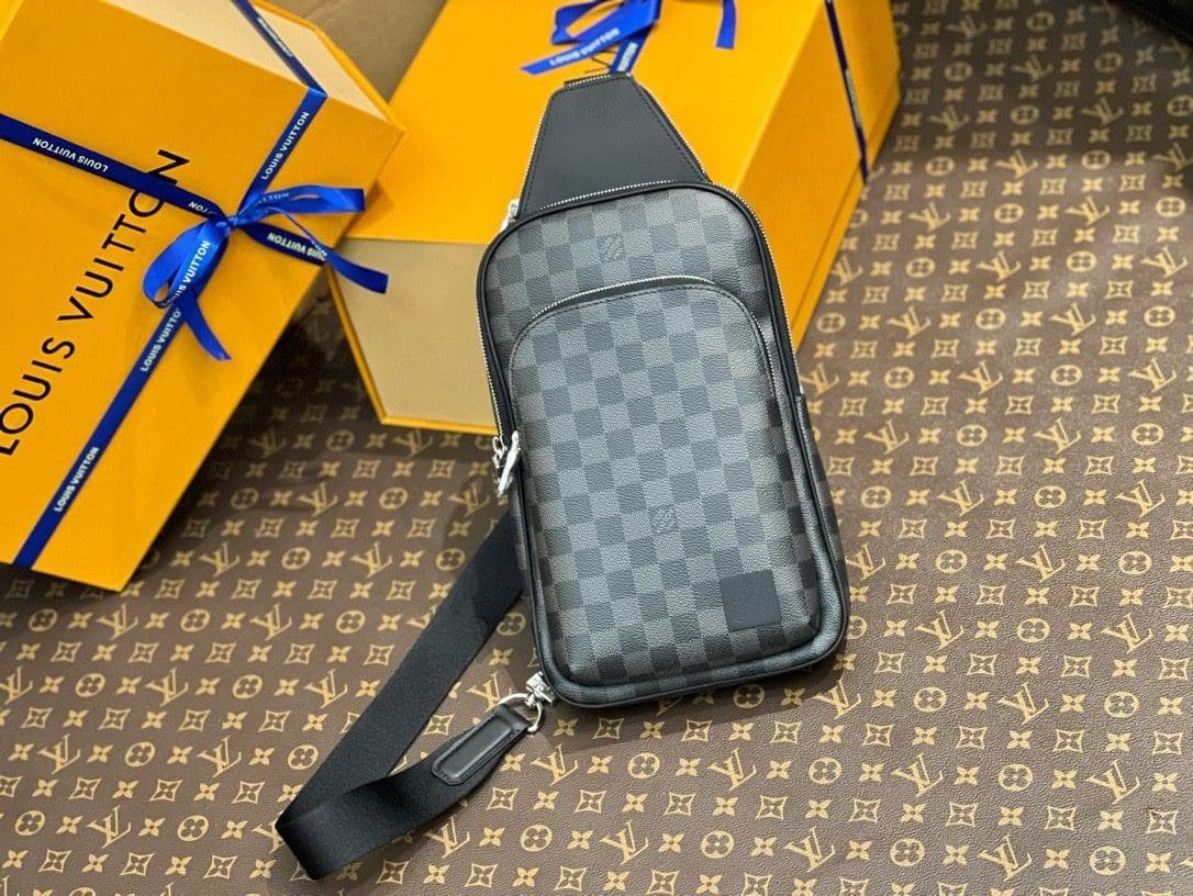 L0vis Vvtt0n N45303 Avenue Slingbag NM