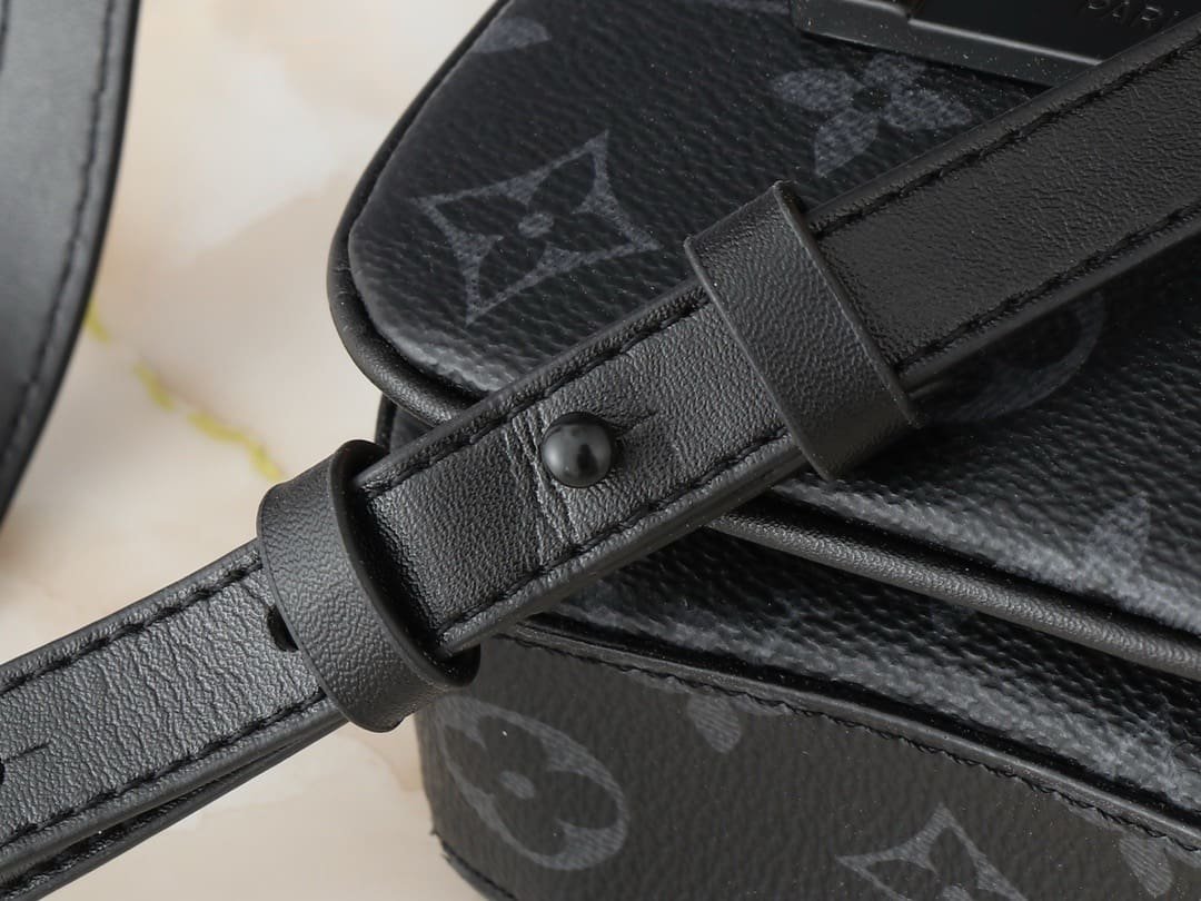 L0vis Vvtt0n M82252 S-Lock Vertical Wearable Wallet