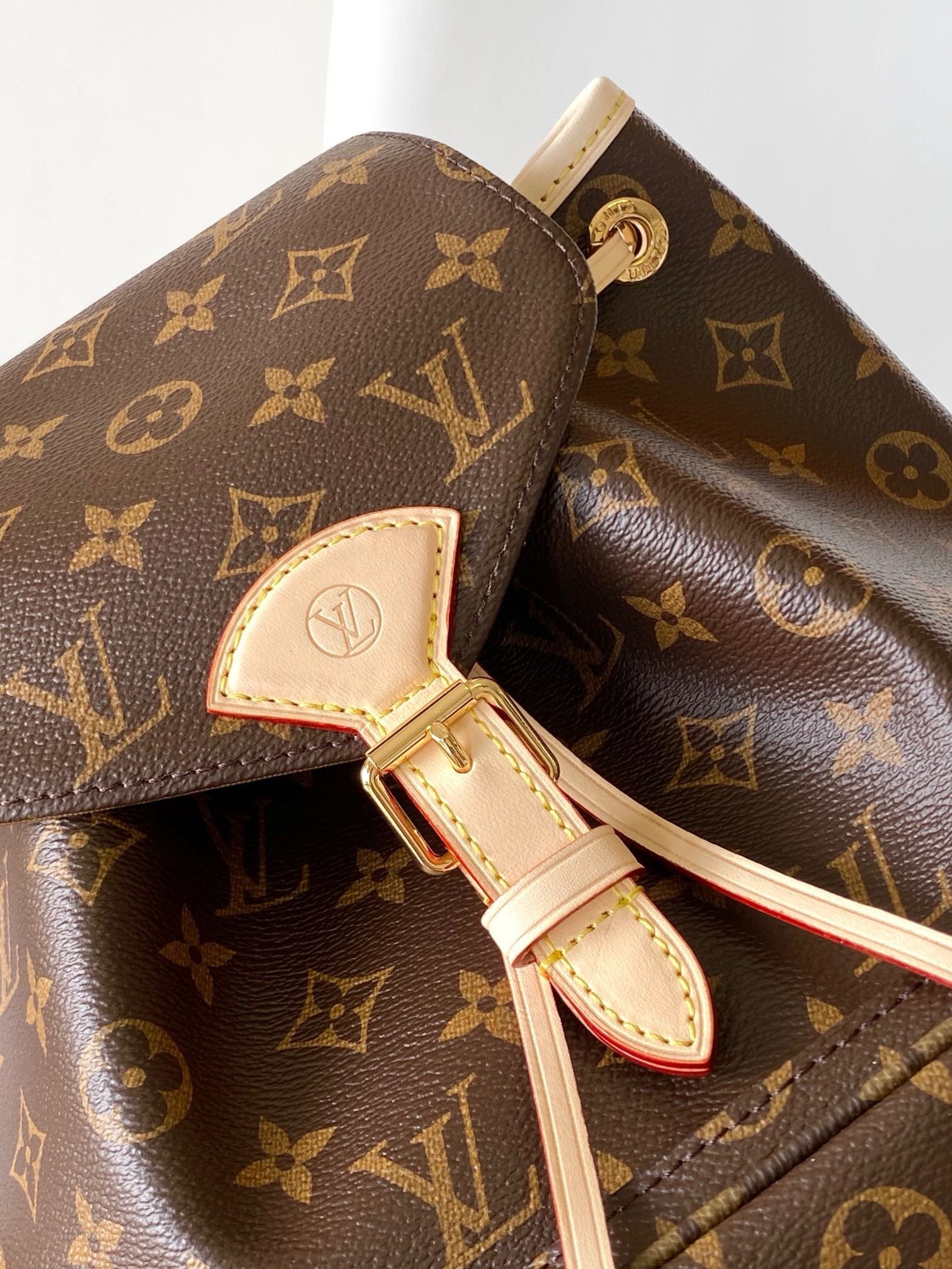 L0vis Vvtt0n M11198 MONTSOURIS Small Backpack