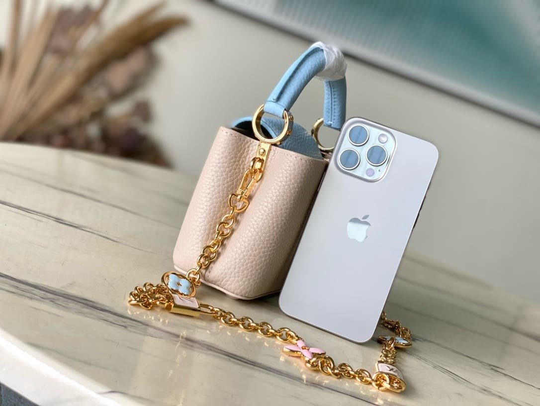 L0vis Vvtt0n M23952 CAPUCINES NANO BAG