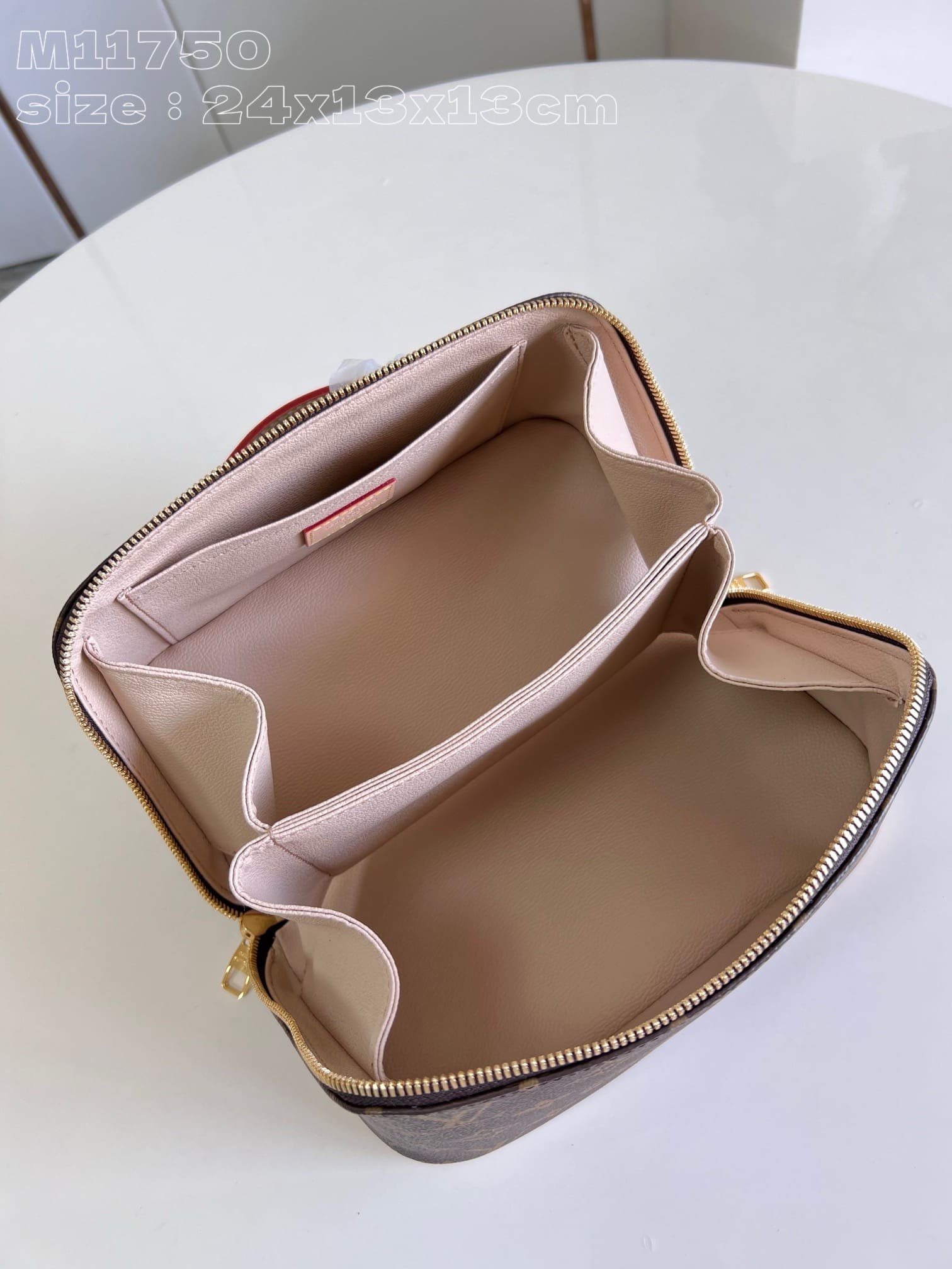 L0vis Vvtt0n M11750 Toiletry Bag (top quality)