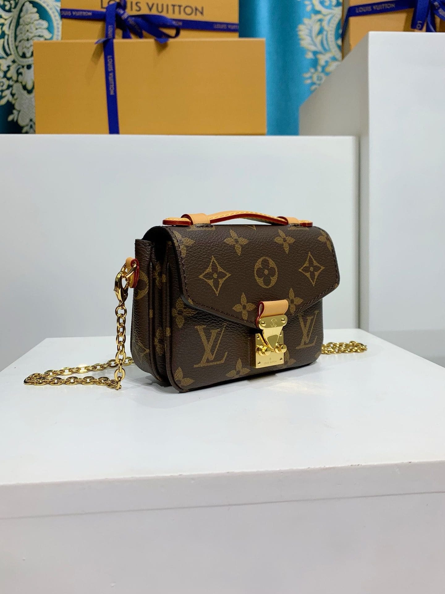 L0vis Vvtt0n M81267 MICRO MÉTIS chain bag