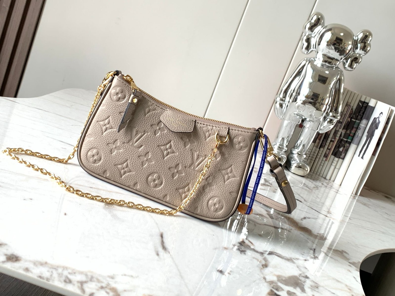 L0vis Vvtt0n M81862 Easy Pouch On Strap