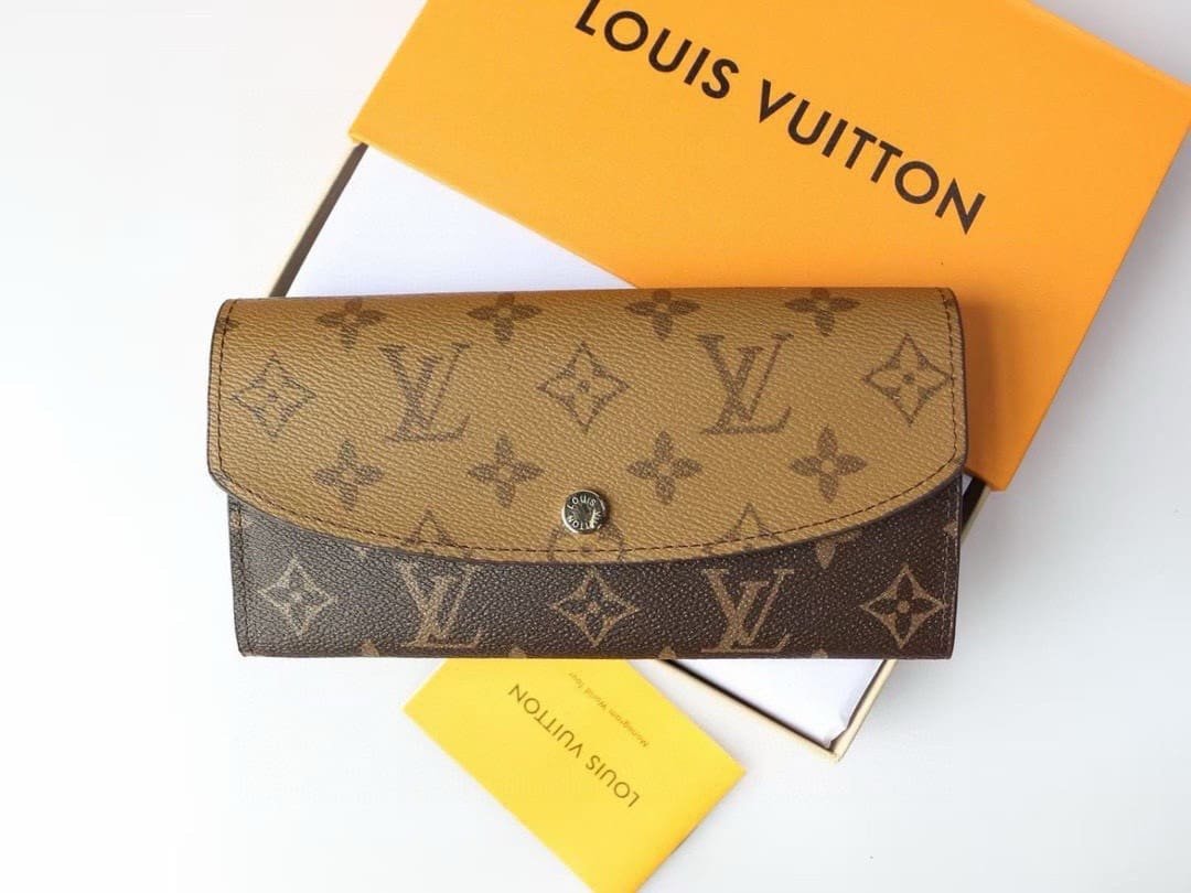 L0vis Vvtt0n M82157 Emilie Wallet